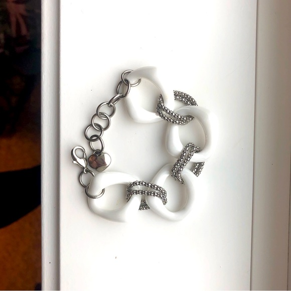 Silver & white bracelet - Picture 2 of 6